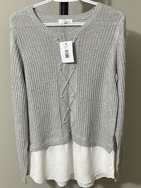 Sz L🇨🇦⭐️NWT RW & CO Camber & Grace Grey Knit Sweater with Pearl Detail